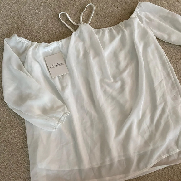 New with tags women’s off the shoulder blouse - Picture 2 of 3